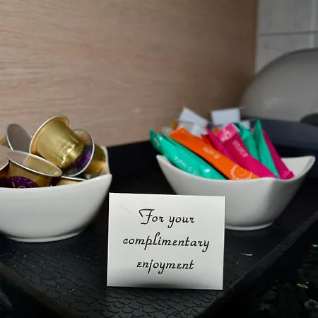 Apartament Queens Gardens - Kato - Next To Kings Ave Mall --- By Yiota