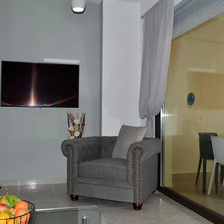 Queens Gardens - Kato - Next To Kings Ave Mall --- By Yiota Apartment Paphos