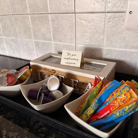 Queens Gardens - Kato - Next To Kings Ave Mall --- By Yiota Lägenhet *