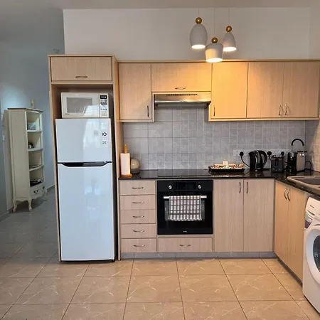 Queens Gardens - Kato - Next To Kings Ave Mall --- By Yiota Lägenhet Paphos