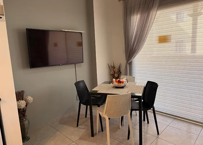 Queens Gardens - Kato - Next To Kings Ave Mall --- By Yiota Apartamento