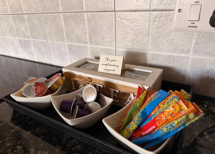 Queens Gardens - Kato - Next To Kings Ave Mall --- By Yiota アパート *