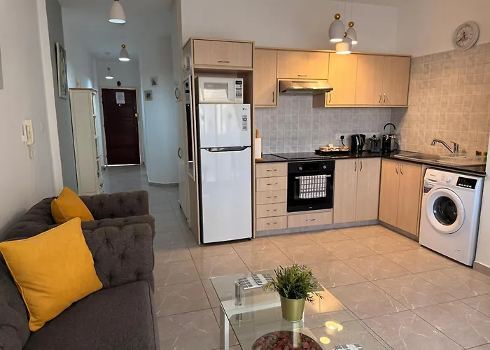 Queens Gardens - Kato - Next To Kings Ave Mall --- By Yiota * パ フォス