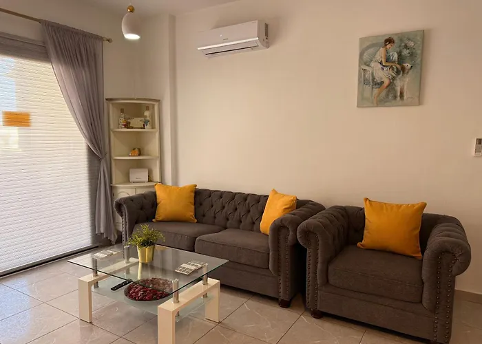 Appartement Queens Gardens - Kato - Next To Kings Ave Mall --- By Yiota Paphos
